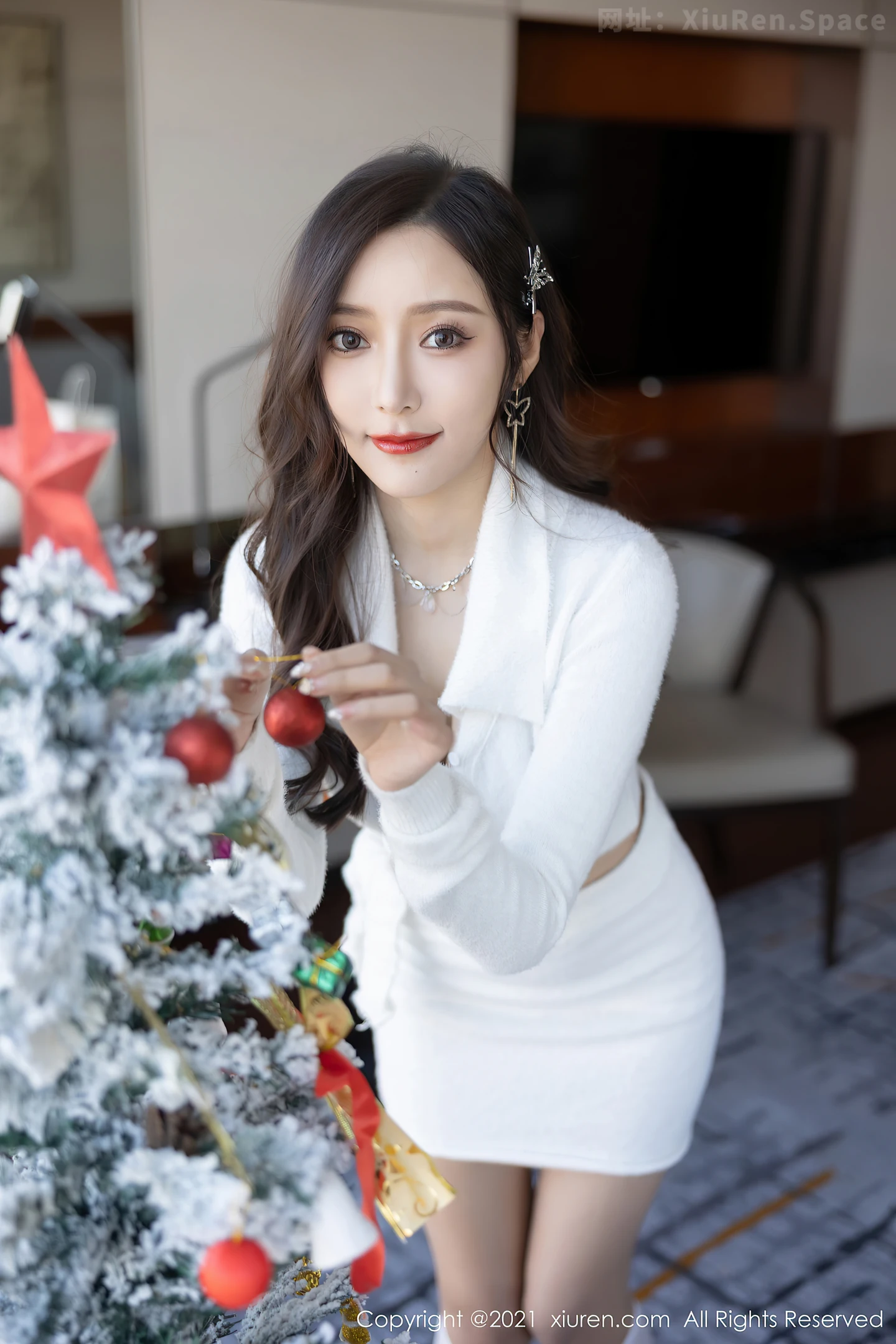 图片[6]-[XiuRen秀人网]VOL.4359 女神王馨瑶yanni圣诞节主题红色情趣服饰配蕾丝袜火辣诱惑写真81P-秀人网官方网站